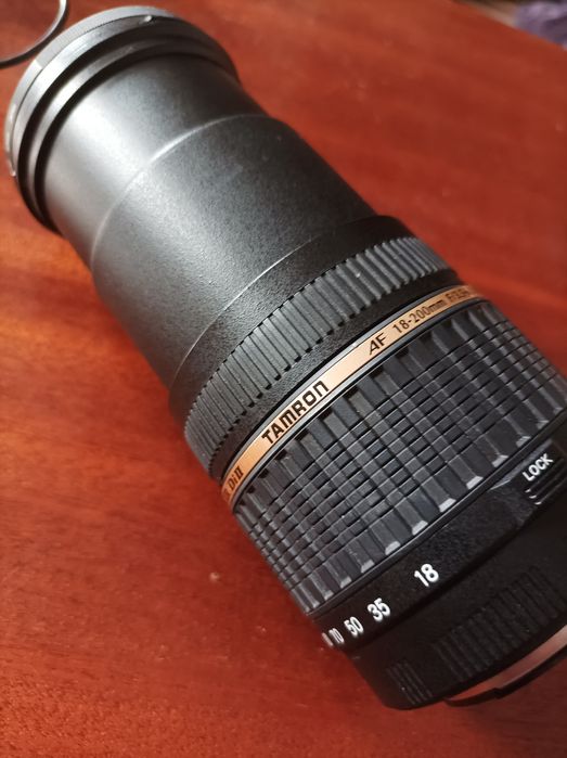 Продам об'єктив Tamron.