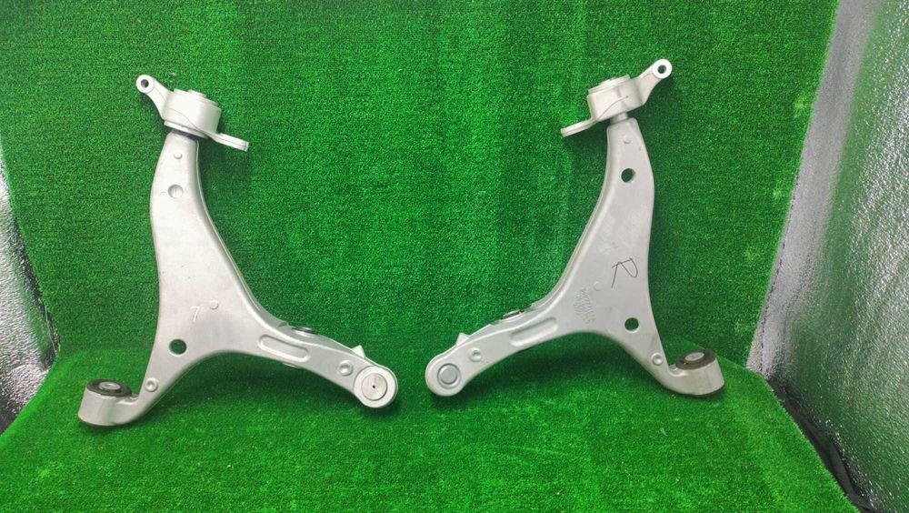 Амортизатор ричаг стабілізатор Grand Cherokee WK2