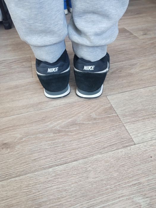 Кросівки Nike MD Runner 2 ( 43 розмір,28 см)