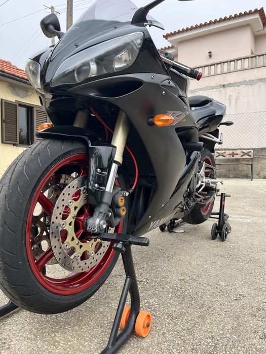 Vendo yamaha r1 de 2006 Raven edition