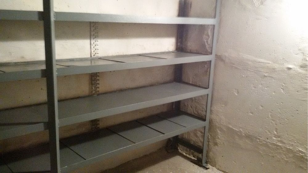 «Великий капітальний гараж 35 м² в центрі, АК №29, сухий підвал»