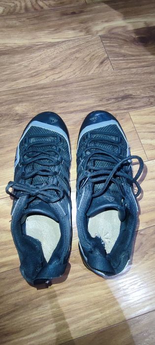 Oryginalne buty Adidas Traxion rozm 42 wkładka na zdjęciu
