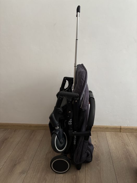 Прогулянкова коляска