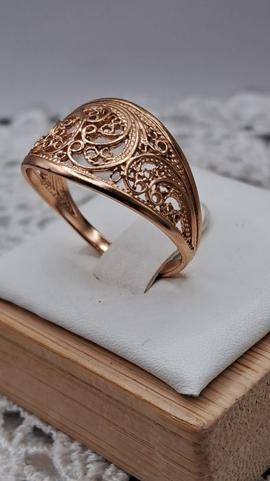 Золота каблучка 583