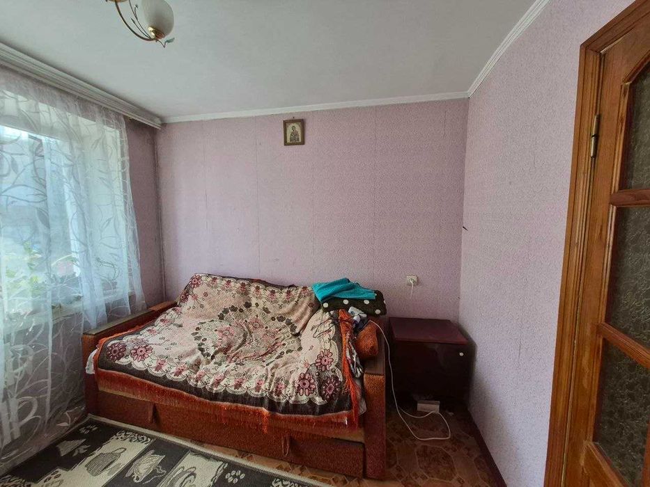 43136 ІД 2к Гречани в гуртожитку 33 кв.м.