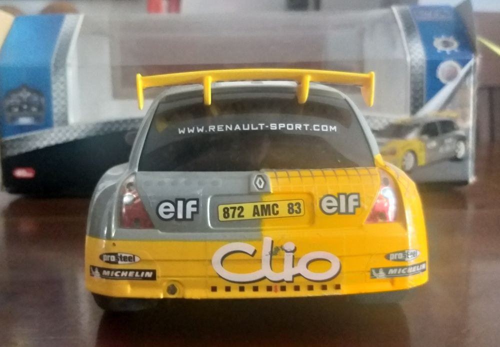 Carro telecomandado novo