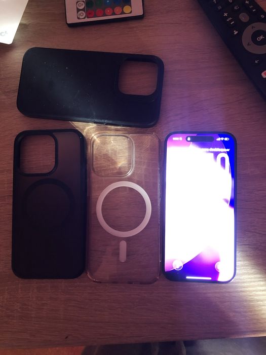 ip 15 pro com capas