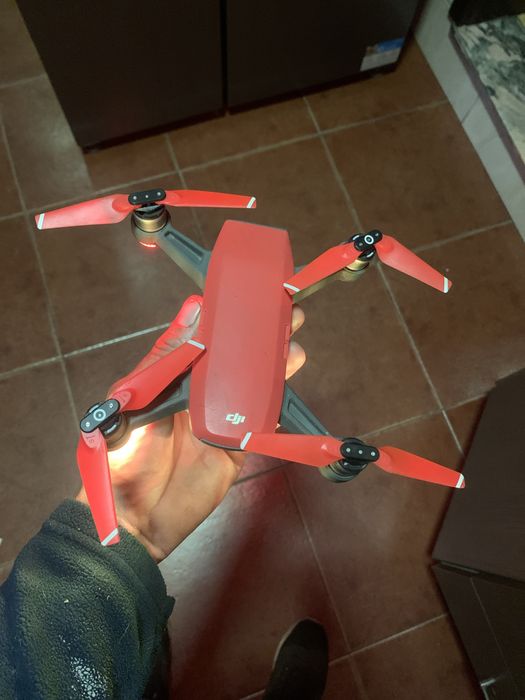 vendo drone DJI espark en muito bon estado.