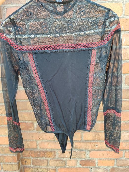 Боди- стринг чёрное круживное S.комбидресс