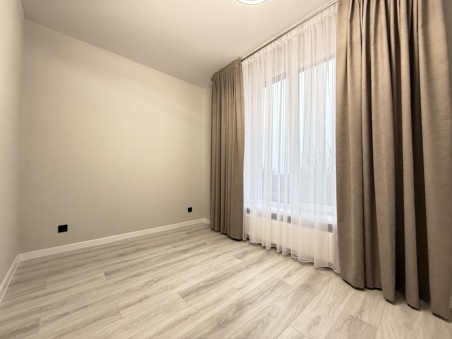 Таунхаус з новим дизайнерським ремонтом — заїжджай та живи