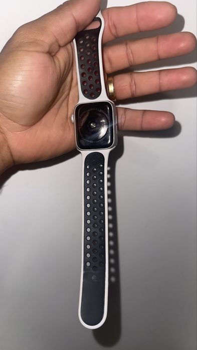 Apple watch serie 4 nike