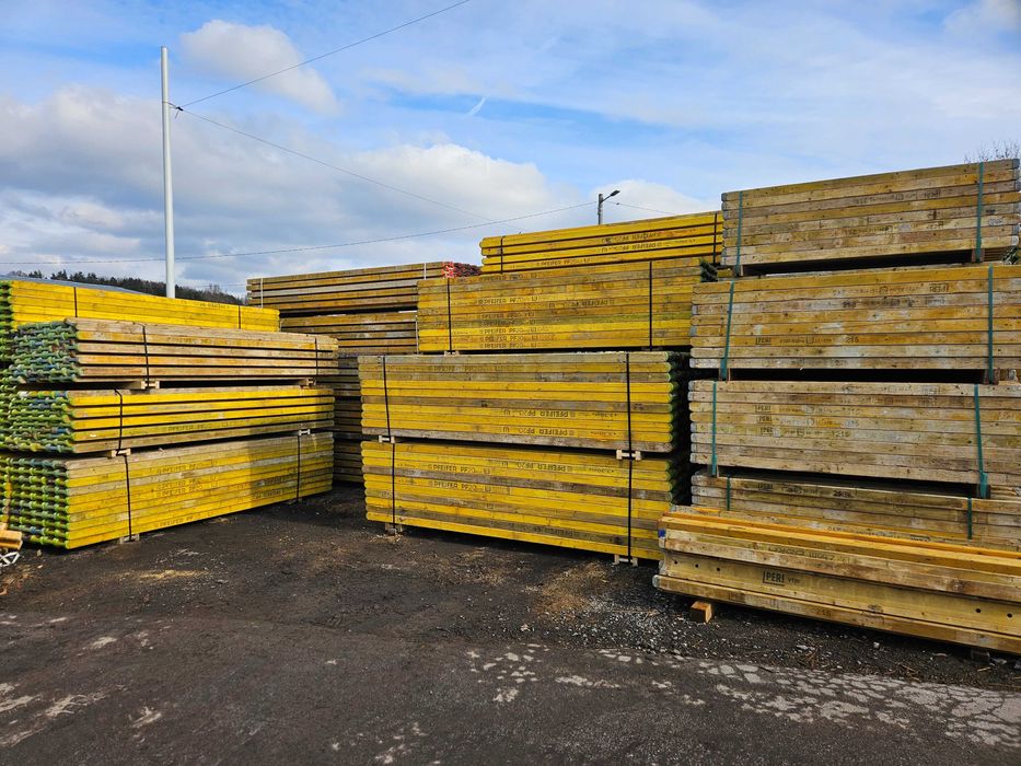 Podpory stropowe Stemple budowlane Dźwigar Płyta szalunkowa Trójnogi