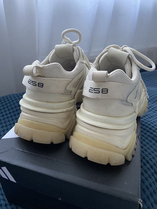 Продам кросівки від Estro в гарному стані