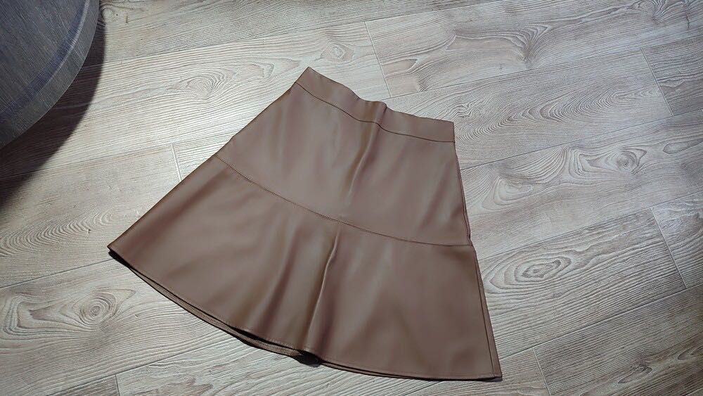 Стильна спідниця