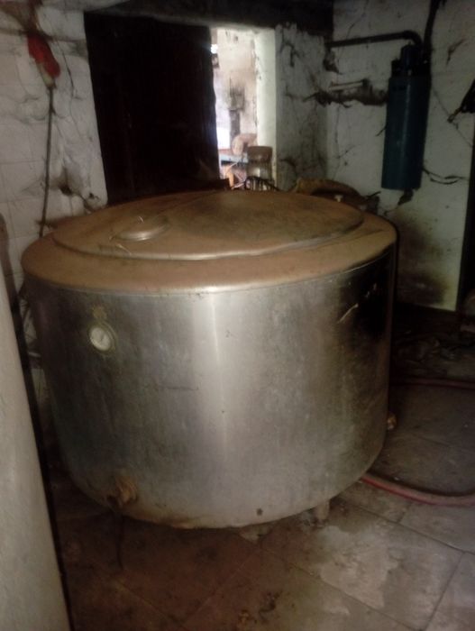 Vendo depósito do leite muito bom estado