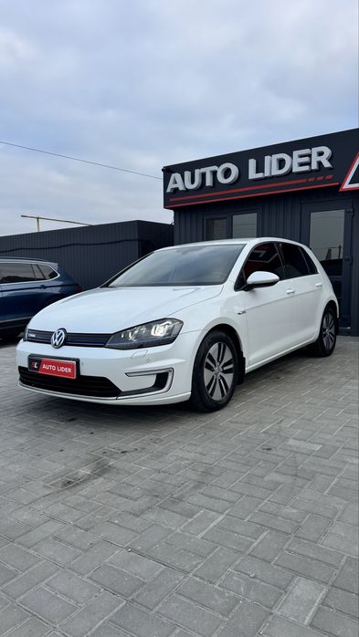 Volkswagen E-Golf Фольксваген Е-Гольф 2016 р 24 кВт ЗАПАС ХОДУ 120 км.