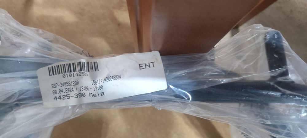 Cadeira IKEA pretas (novas)