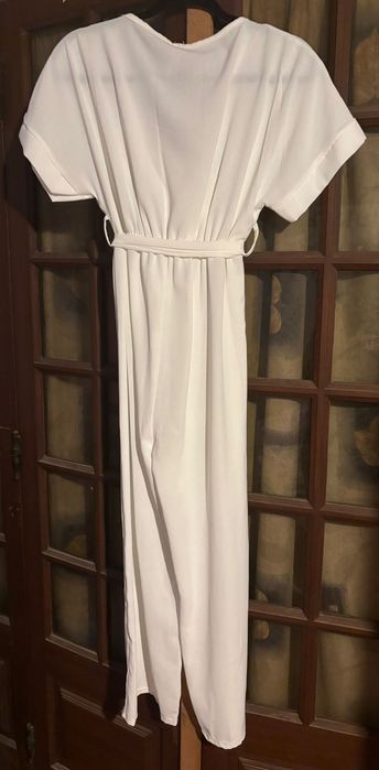 Macacão branco de mulher