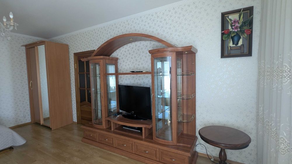 смт.Чабани Машинобудівників вул.2-В/ ПРОДАЖ  1-к  квартири, 49кв.м./ст.метро Теремки-7хв. /єВідновлення, Сертифікат, Житл.ваучер...