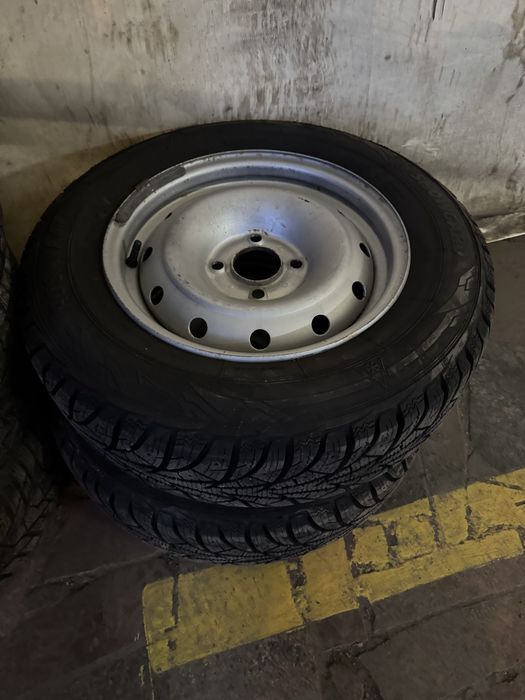 Шини зимові R14 185/70 (ЕТ 24-27)