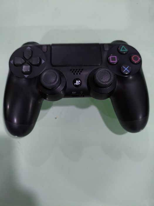 PlayStation 4 em excelente estado!