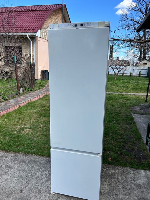 Продам холодильник Liebherr