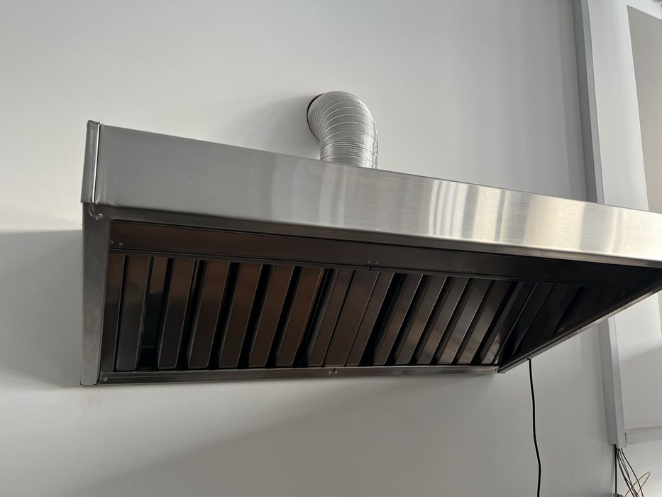 Продам витяжний зонт з нержавіючої сталі