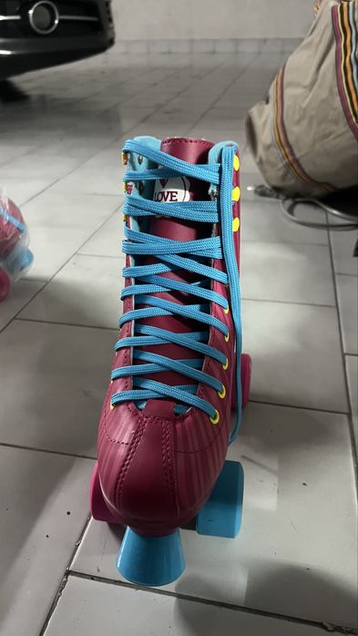 Patins novos em caixa