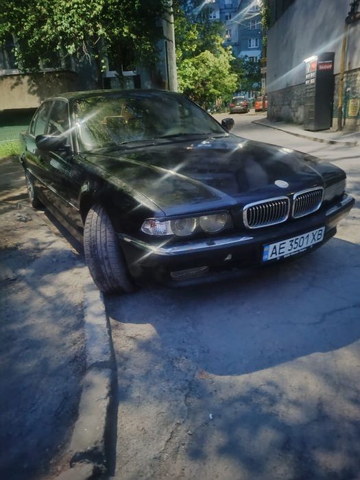 продам BMW E38 4,4