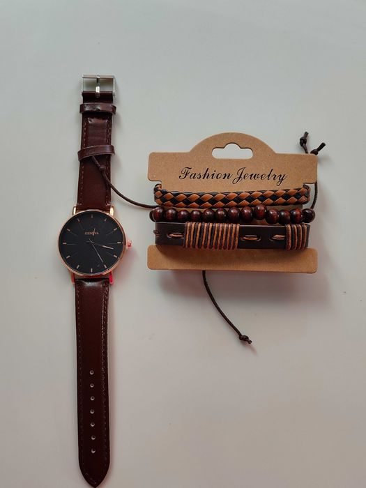 Conjunto de Relógio e pulseiras