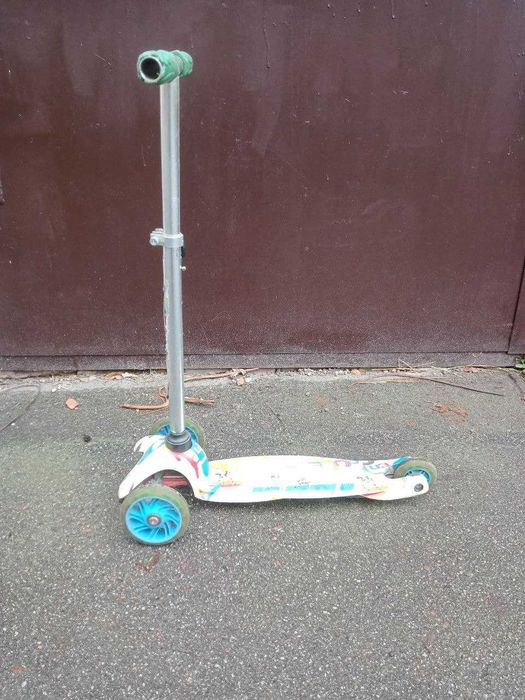 Дитячий триколісний самокат(SCALE Scooter) Потребує заміни підшипників