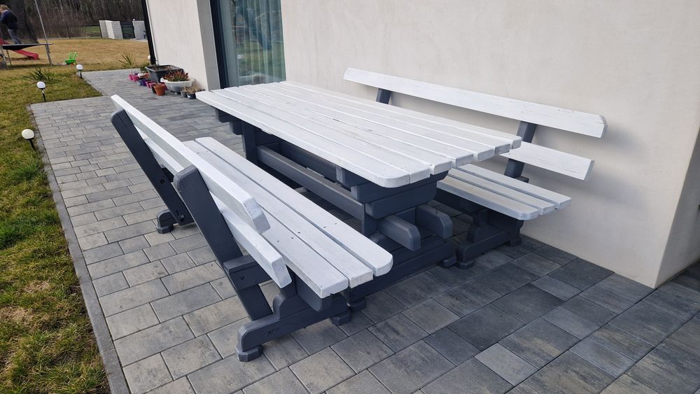 Stol z lawkami drewniane