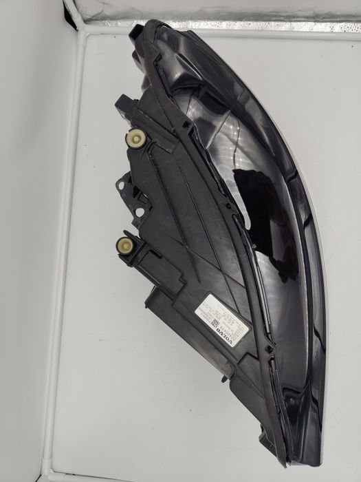 Volvo XC40 lift lifting lampa base LED lewa