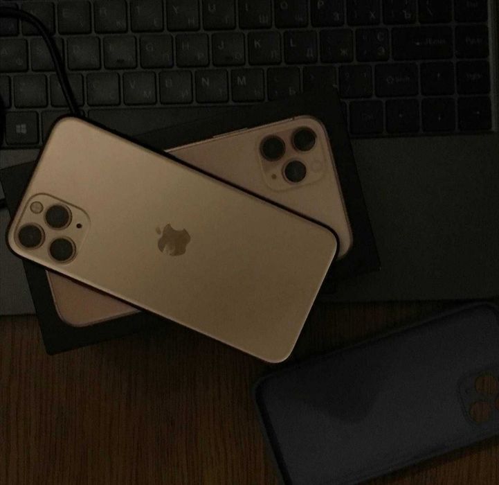 Продам айфон 11 про