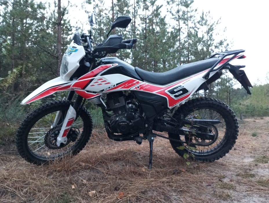 Продам мотоцикл loncin sx1 LX200GY-B