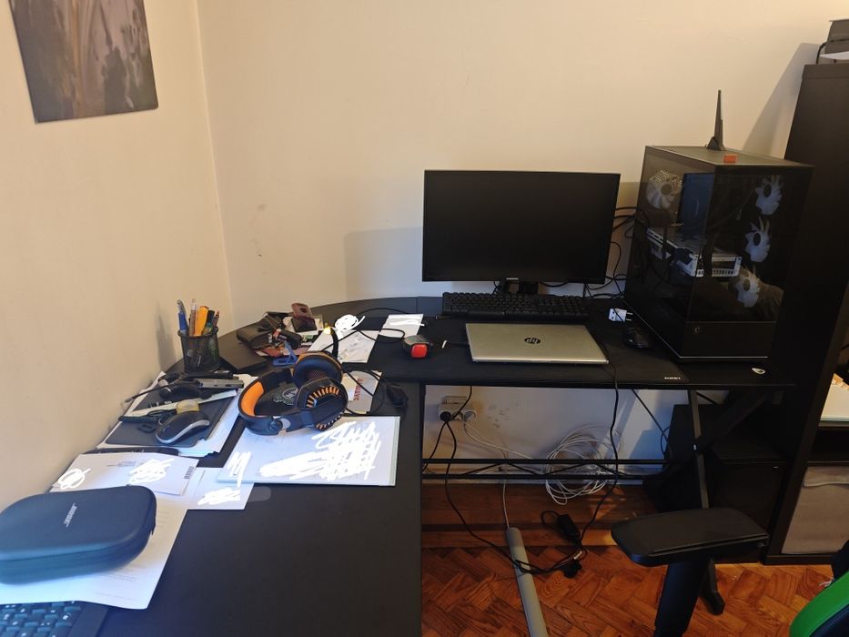 Secretária de canto, mesa em L