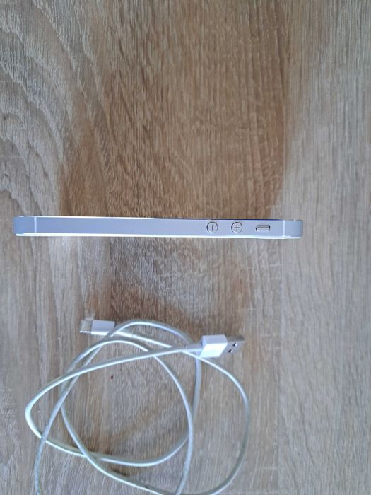 iPod 5. 16Gb Silver б/у.