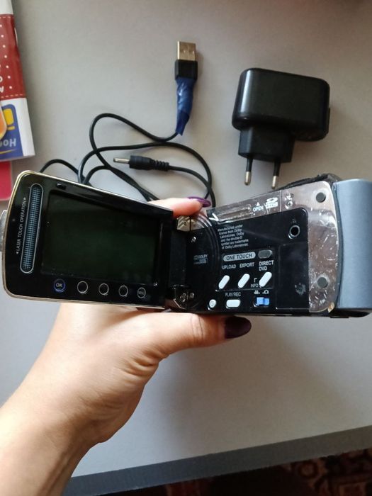 Відеокамера JVC Everio Dual Memory
