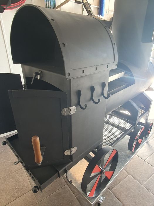 Wędzarnia i grill. Lokomotywa