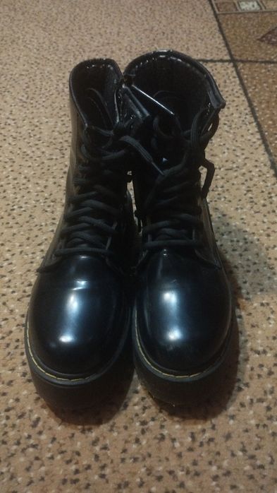 Жіночі ботинки мартінси 37 розмір