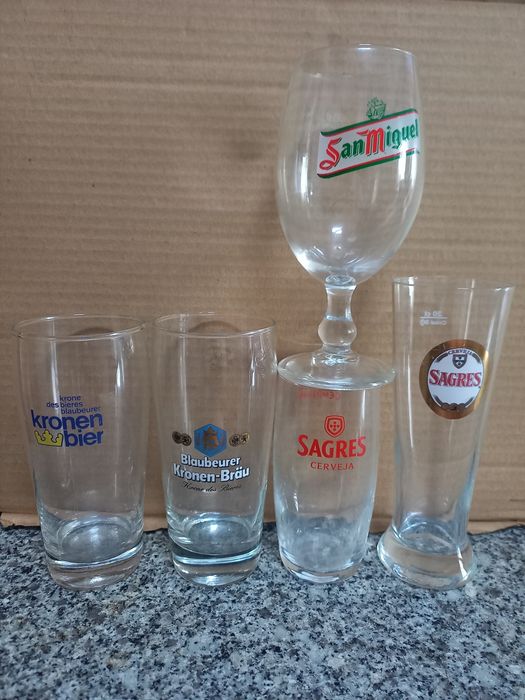 Copos. Cerveja  várias. Marcas
