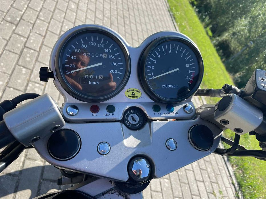 Suzuki GS500E 1991 | 42.370 km | 2.º dono há 25 anos | Revisão 2026