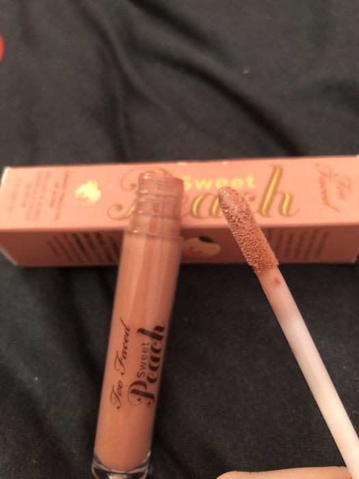 Too Faced creamy peach oil lip gloss błyszczyk