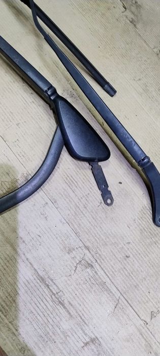 Трапеція дворніків Рено Сценік 2