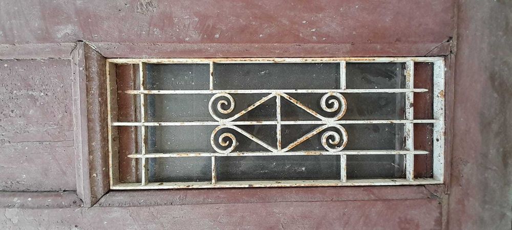 Porta Principal (antiga) - casa centenária