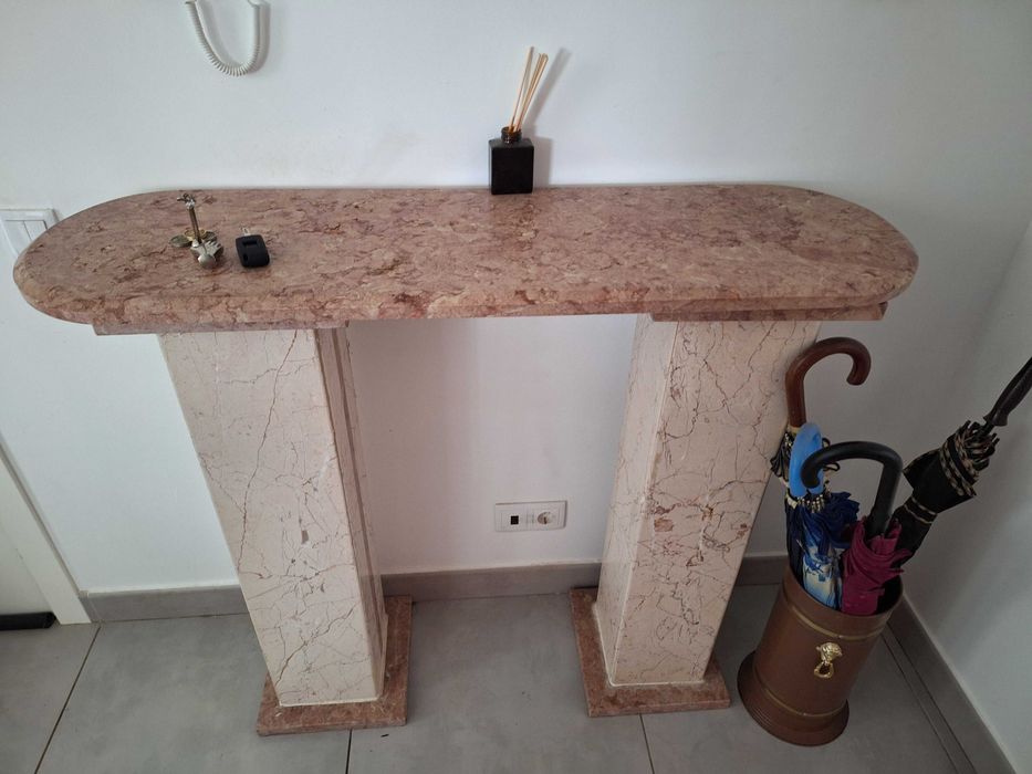 Mesa de entrada em pedra mármore