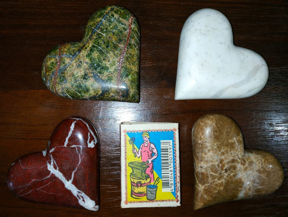 Відмінний подарунок!!! Серце з каменя.