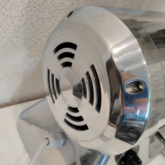 Мясорубка профессиональная  Everest TC22  Unger (220)