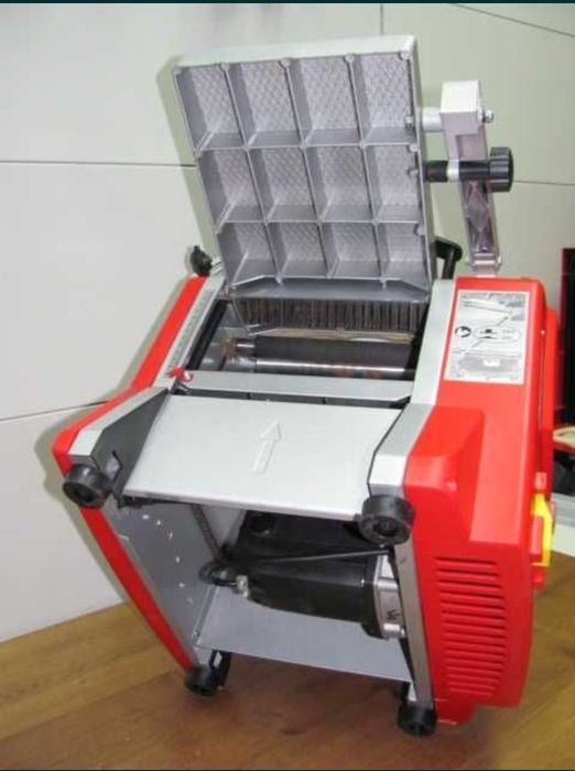 Рейсмус Einhell з Німетчини.