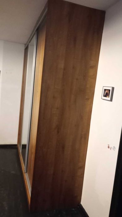 Szafa przesuwna 250x250